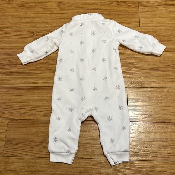 Snowflake onesie - Picture 3 of 3